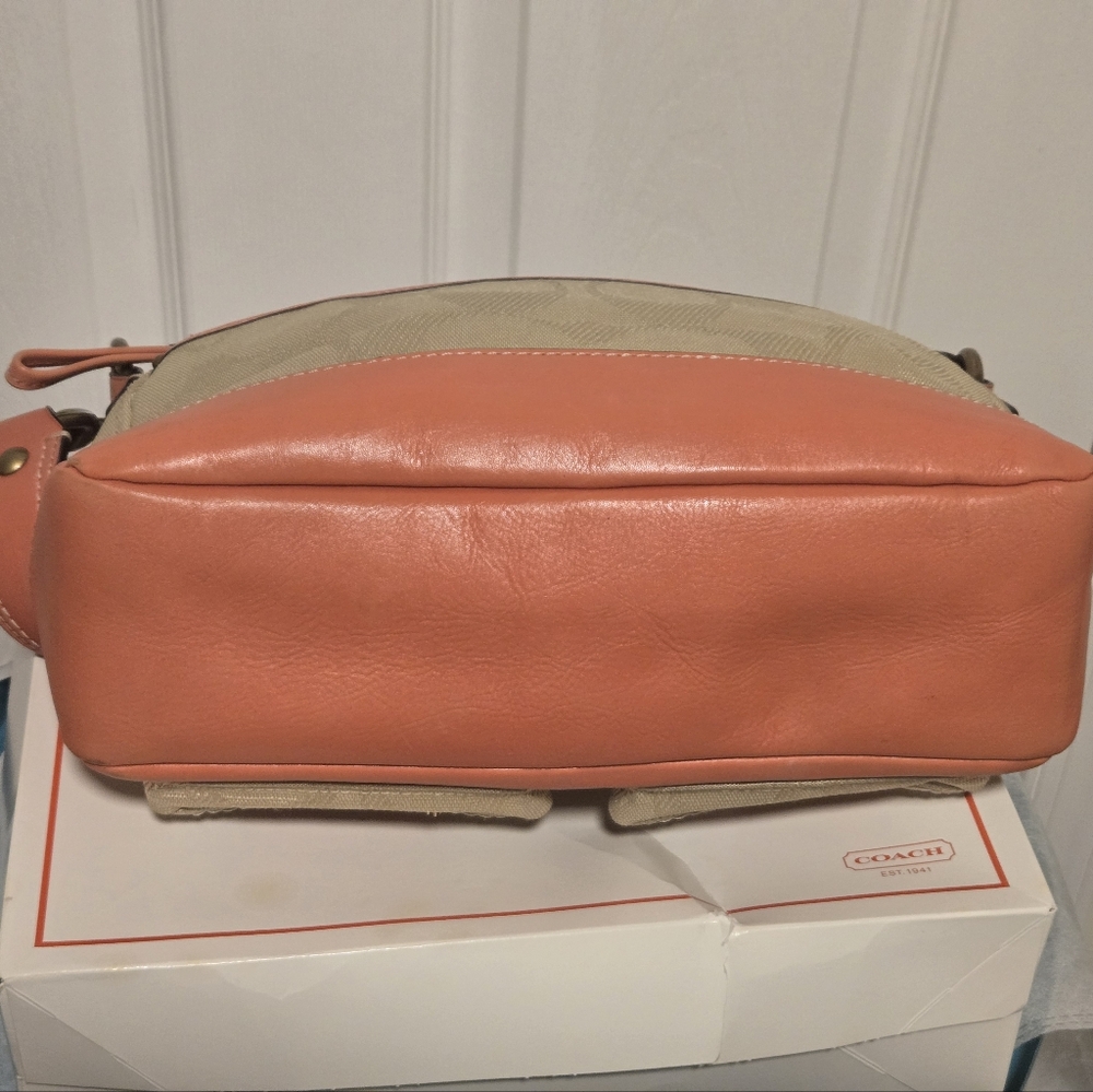Coach Legacy Double Turnlock Soulderbag Tan Canvas With Coral Leather - Picture 9 of 17